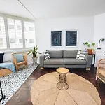 New! Blue Waters Beachside Studio 50M Sea