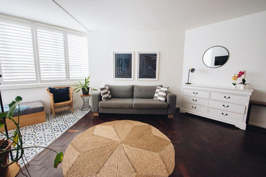 New! Blue Waters Beachside 50m Sea Apartment *