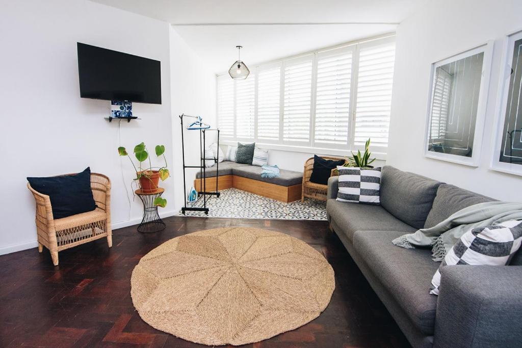 New! Blue Waters Beachside 50m Sea