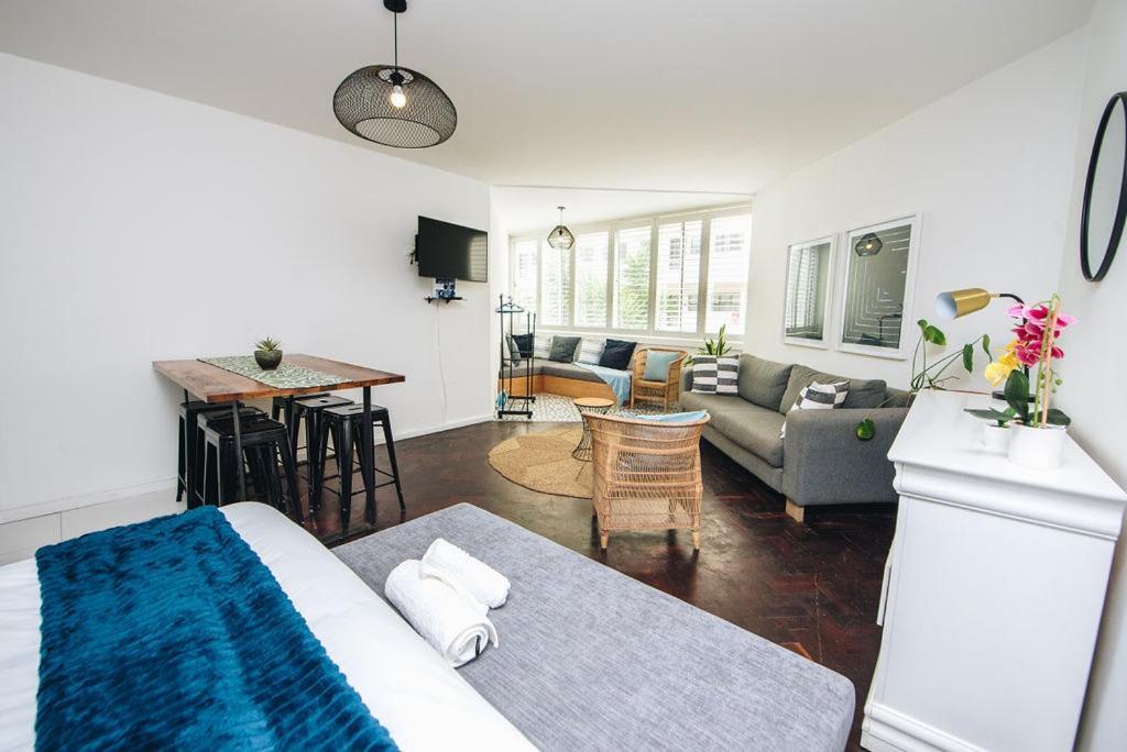 New! Blue Waters Beachside 50m Sea *