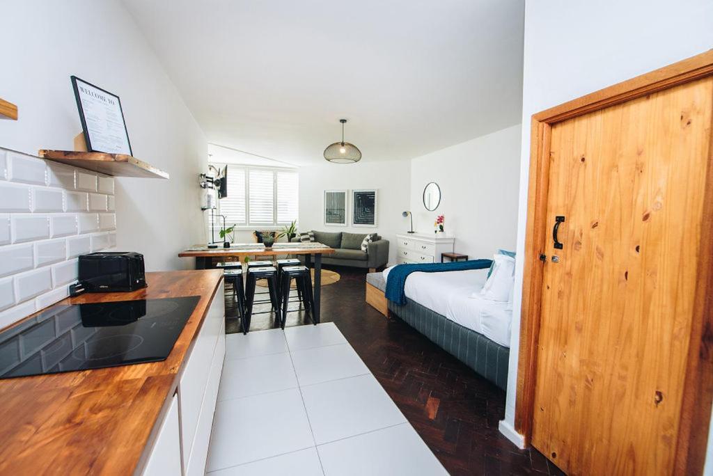New! Blue Waters Beachside 50m Sea Apartment *